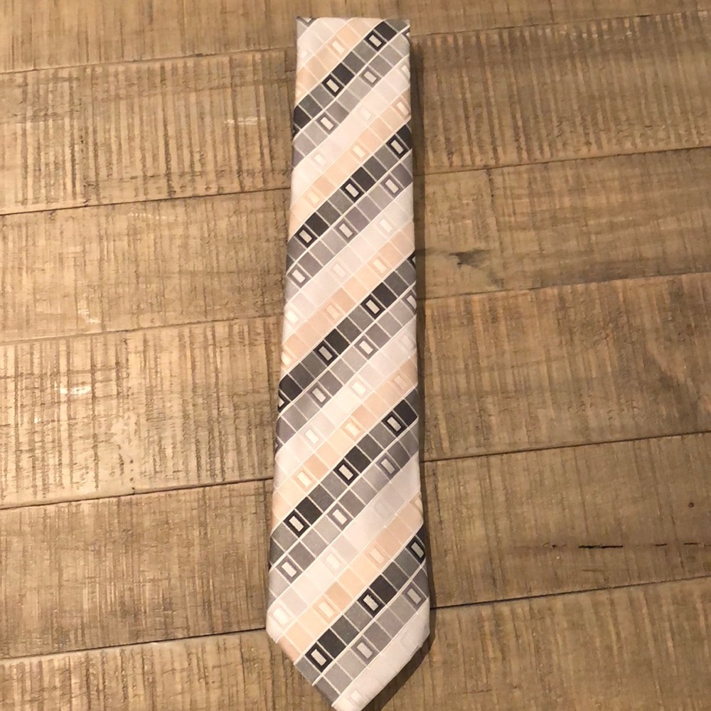 Geoffrey Beene tie